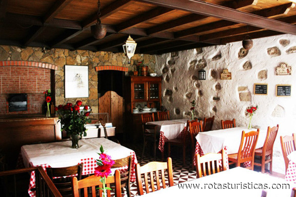 Bar-ristorante Taverna Dos Trovadores (Sintra)